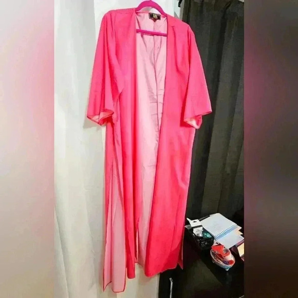 Plus Size Pink Kimono with Reptile Print - Picture 2 of 3